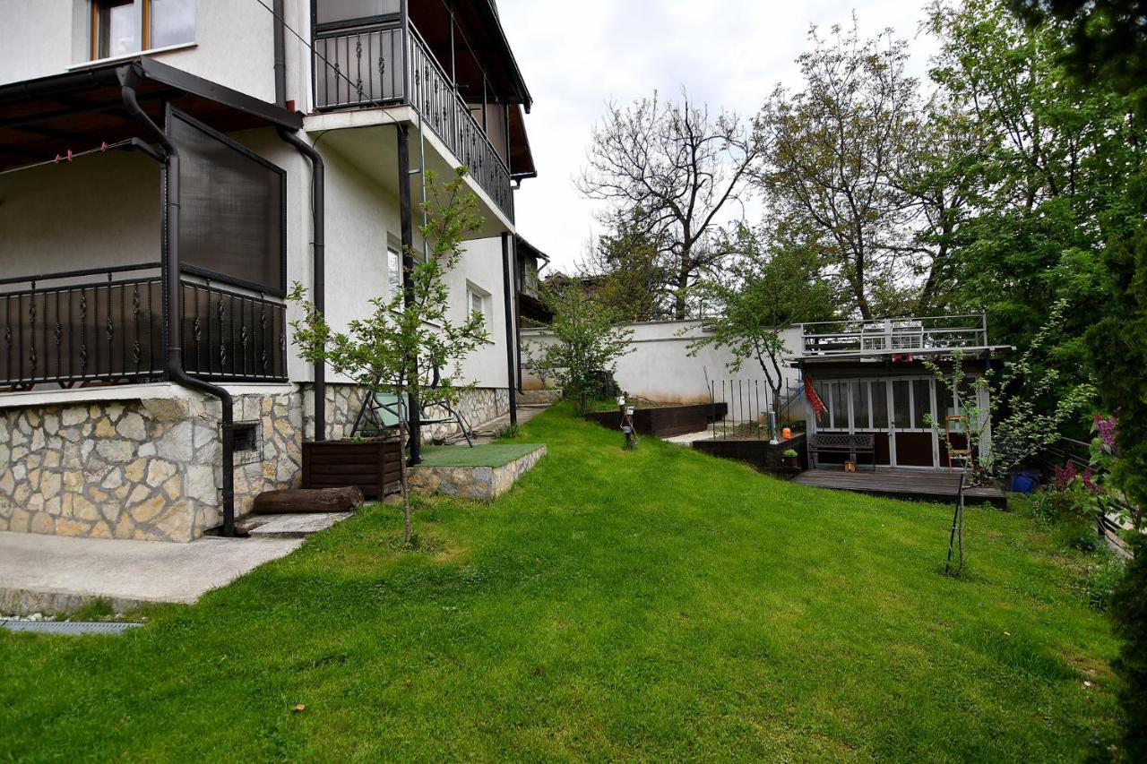 Garden Of Dreams & Free Private Parking Saraievo Exterior foto